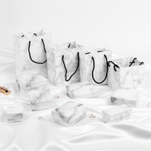 Kant-en-klare papieren sieradendoosverpakking Kleine harde dozen met deksel voor kettingen, armbanden, ringen, inkomsten