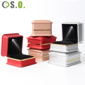 Wholesale gold border Plastic Packaging Jewelry Ring Box with LED Lights