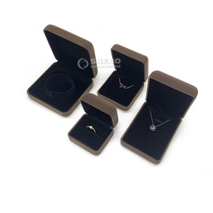 Scatola di gioielli in velluto con collana ad anello all'ingrosso, scatola di imballaggio per gioielli nera personalizzata in metallo