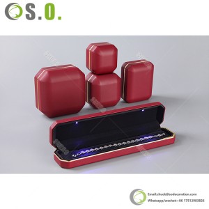 Lacquer Merah Tersuai Bercahaya Kotak Plastik LED Kalung Hiasan Kotak Set Barang Kemas Kotak Hadiah Barang Kemas Mewah Dengan Cahaya