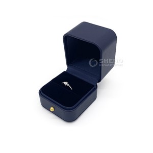 Set di confezioni regalo per gioielli Portagioie di lusso in pelle con logo personalizzato stampato con piccolo anello per collana