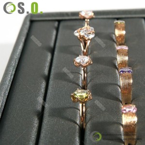 Baki Perhiasan Abu-abu Kulit Hitam Mewah Kustom 35 Cm Baki Display Cincin Kalung Gelang Dapat Ditumpuk Untuk Etalase Perhiasan