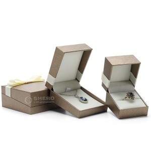 Ultima moda di design realizzata in scatola di imballaggio per anelli di gioielli in plastica cinese