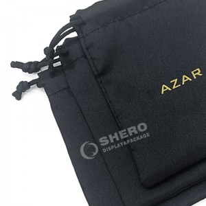 ขายส่งที่กำหนดเองขนาดเล็กฝุ่นผ้าไหมผ้าซาตินกระเป๋าเครื่องประดับสีดำ Drawstring ซาตินกระเป๋าเครื่องประดับที่มีการพิมพ์โลโก้