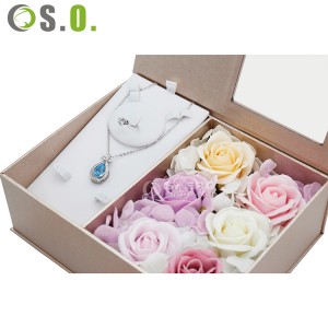 Luxury mom Flower Box for valentine’s day mother’s day heart shape and flower mama boxes with window