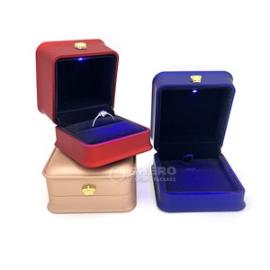 Custom jewelry gift velvet plastic boxes with custom ring led necklace big packaging pendant bracelet box