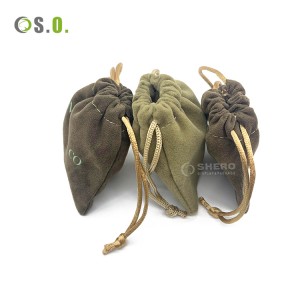 La borsa con coulisse in cotone con logo personalizzato avvolge i sacchetti per gioielli in velluto
