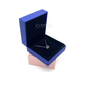 Оптовая продажа роскошных шкатулок для драгоценностей из искусственной кожи с подвесным кольцом индивидуальный логотип для бесплатной витрины