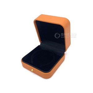 [Copy] Wholesale Fashion White Pu leather Plastic with metal logo jewellery box velvet insert packaging ring jewelry boxes