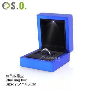 O veludo plástico preto luxuoso feito sob encomenda do presente conduziu a caixa de empacotamento da joia do anel da colar com luz conduzida