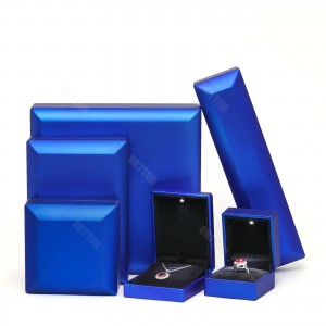 Caja de joyería Led con logotipo lacado en negro, pantalla de seda, paquete de joyería LED de lujo, cajas de anillos personalizadas, joyero con luces