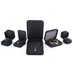 Groothandel op maat logo voorraad fluwelen zwarte sieraden verpakking hanger armband ring geschenk zwart fluwelen sieraden doos
