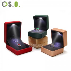 Shero venda quente anel colorido pendente caixa de joias led com logotipo