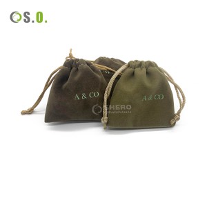 La borsa con coulisse in cotone con logo personalizzato avvolge i sacchetti per gioielli in velluto