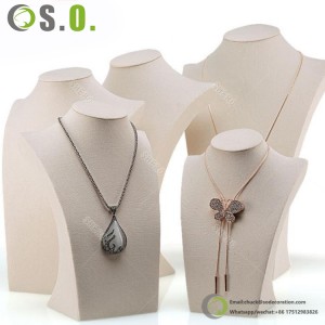 Hochwertiger, individuell gestalteter weißer Schmuckständer, Halskettenhalterbüste für die Vitrine eines Juweliergeschäfts