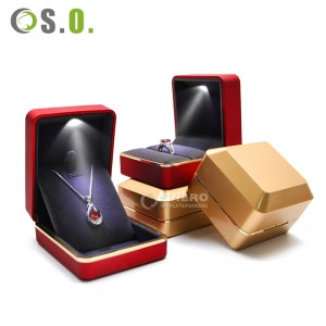 Großhandel Luxus-Anhänger Halskette Ring Ohrring Goldrand Schmuck Verpackung Geschenkbox mit Licht