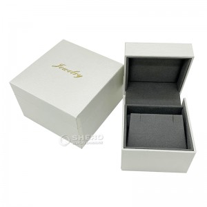 صندوق مجوهرات خشبي أبيض عالي الجودة بشعار مخصص مخملي داخل صندوق تعبئة المجوهرات المصنوع من الجلد