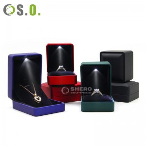 China Luxury Jewelry Box Custom Logo Pu leather Jewellery Packaging Box with LED light