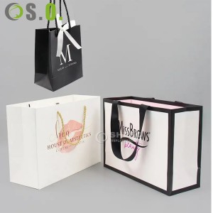 Embalagem de papelão com logotipo personalizado por atacado, branco, preto, luxo, presente, compras, joias, saco de papel com alças