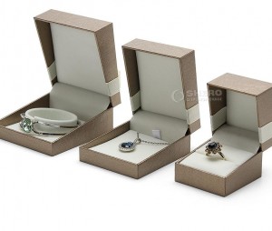 Dernière mode de conception fabriquée en Chine boîte d'emballage de bague de bijoux en plastique